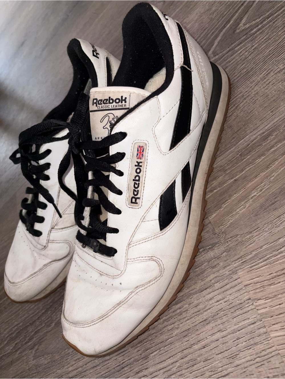 Reebok Classic 30th Anniversary Low Top Sneakers Leather Rubber Sole V489507